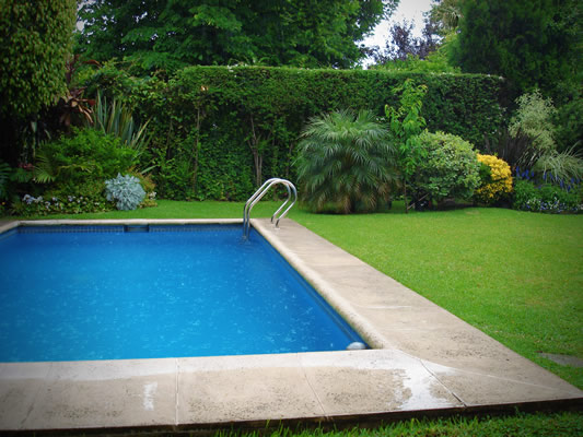 piscina-jardin-01